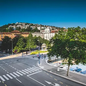 Deluxe Apartments&rooms Revis Appartement